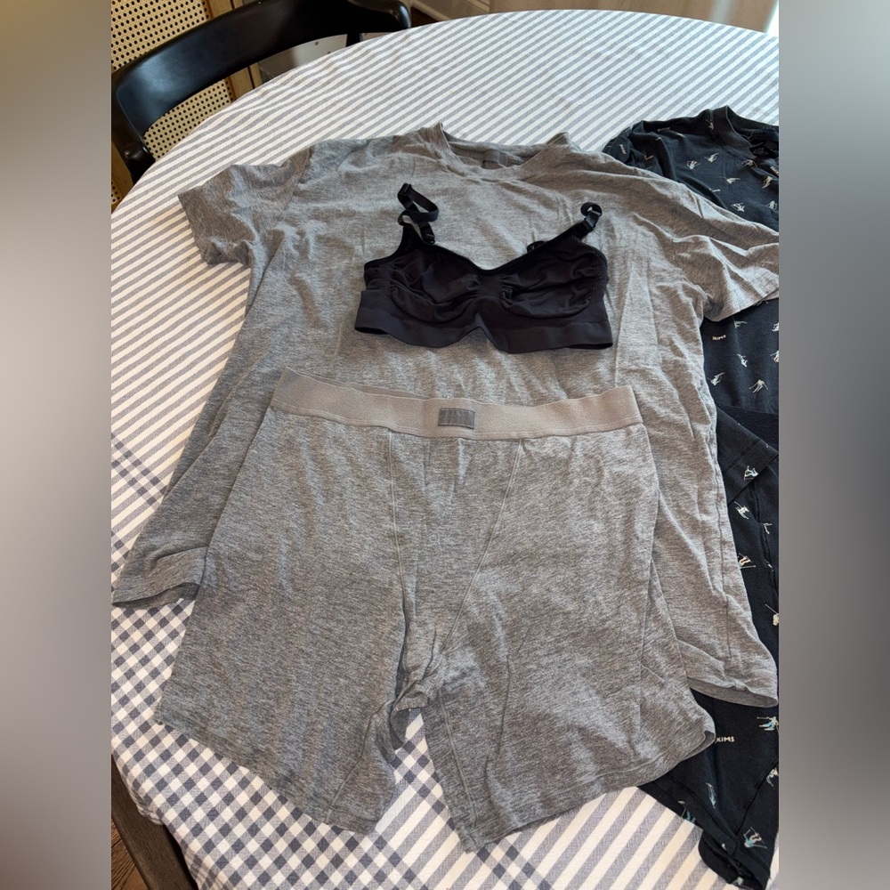 Skims Loungewear Bundle L - Picture 2 of 10
